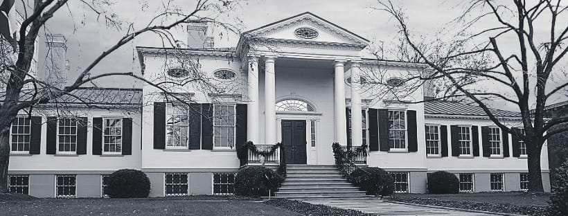 Taft Museum of Art historic white-columned mansion with front steps and landscaped lawn.